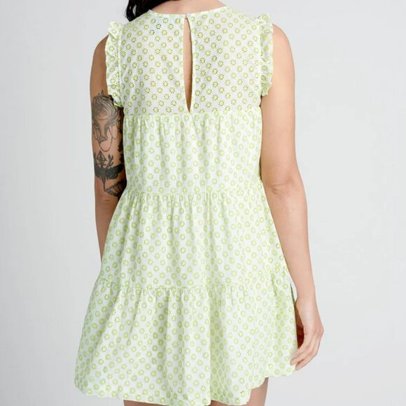 Retro Day Tripping in Eyelet Flower Fields Trapeze Dress - Picture 4 of 13